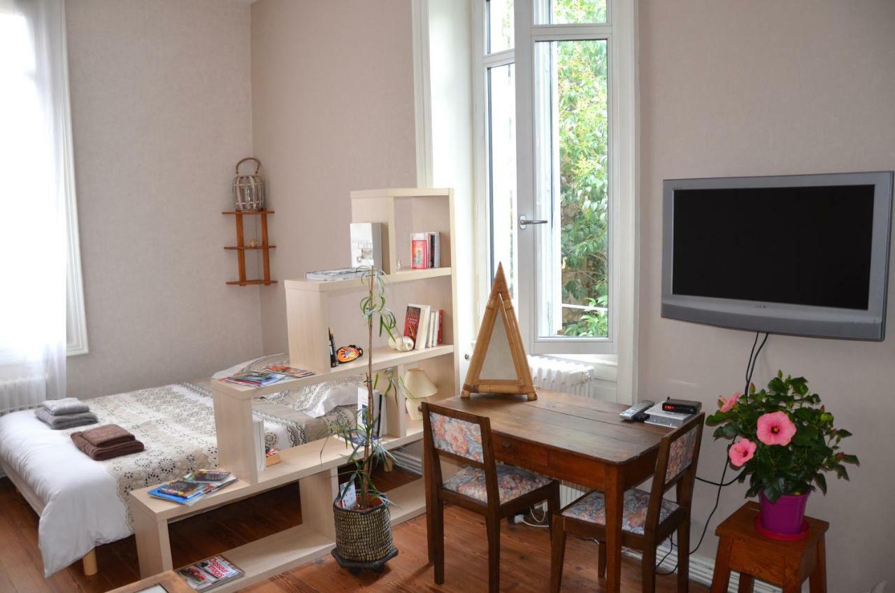 Joli Appartement Vue Sur L'Eglise Perigueux Exterior photo